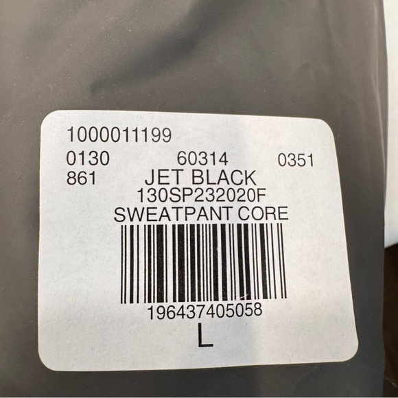 Fear of God Essentials Sweatpants Core Jet Black pants Size Large NWT - Picture 3 of 7